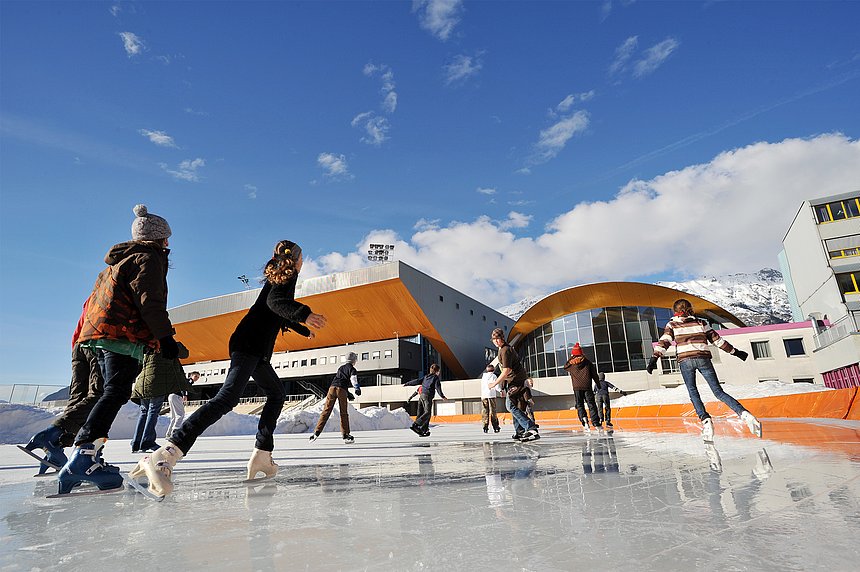 Olympiaworld Innsbruck ice skaters on the ice