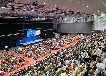 Kongress von Jehovas Zeugen "Reine Anbetung"