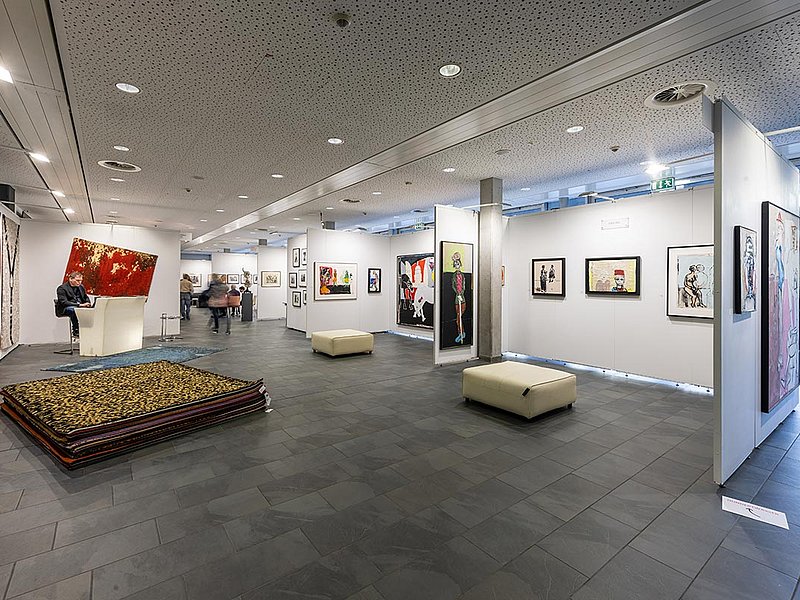 Olympiaworld Innsbruck Olympiahalle A Foyer bei der Kunstmesse