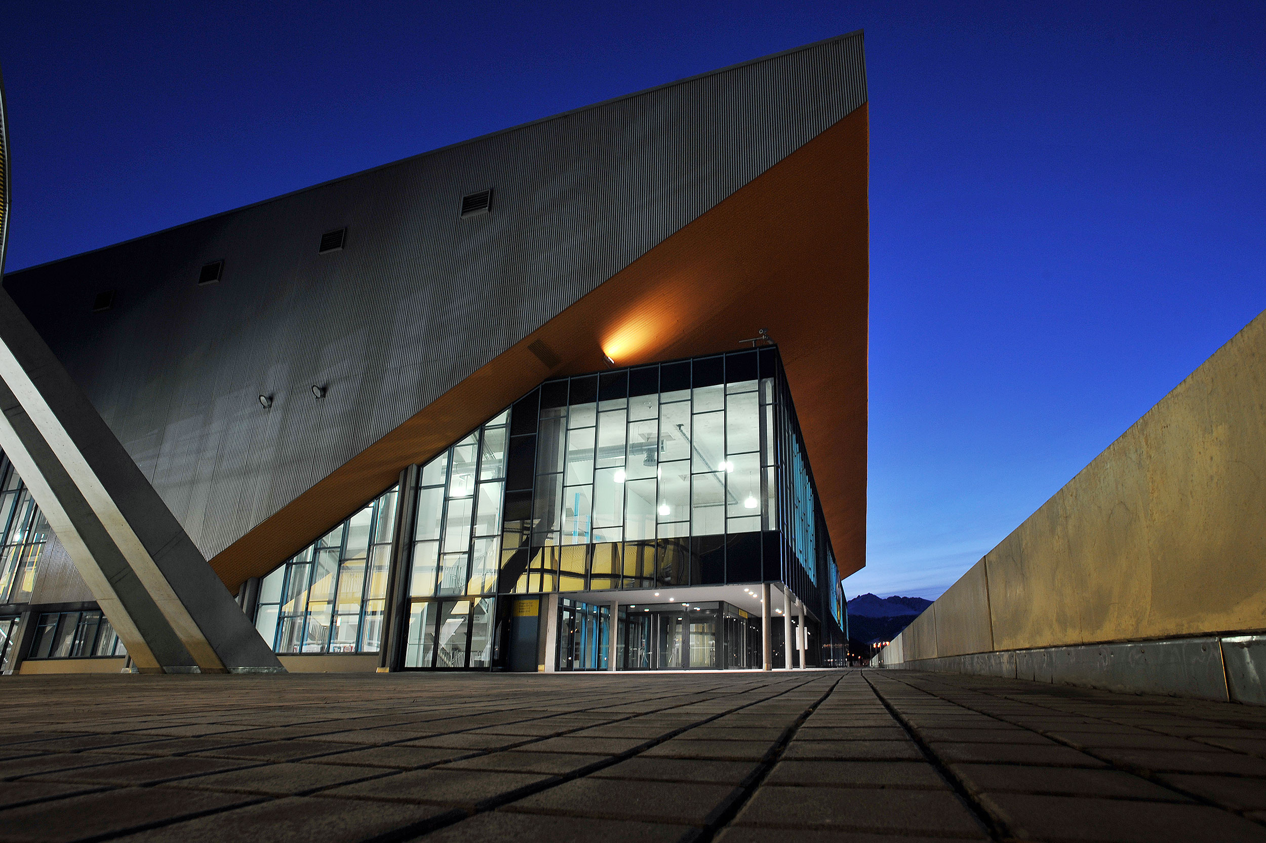 Olympiaworld Innsbruck Olampiahalle Außenansicht